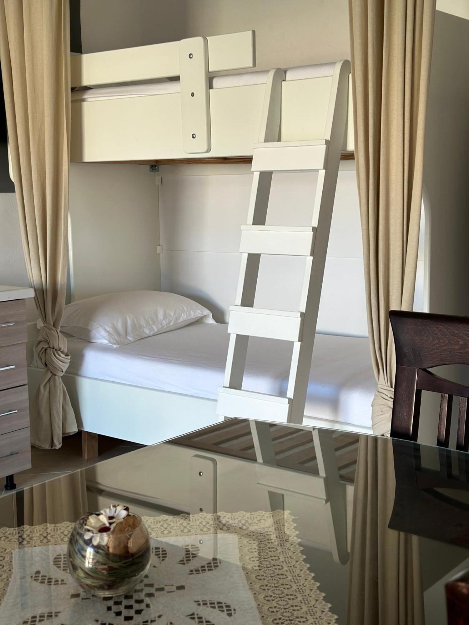 סרנדה Sail Ocean View Apartments מראה חיצוני תמונה